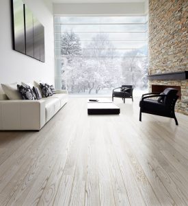 Cu ce asortăm parchetul gri - cameră cu parchet gri Oak Snow, din colecţia Rumba