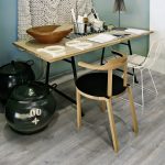 Parchet laminat gri deschis birou